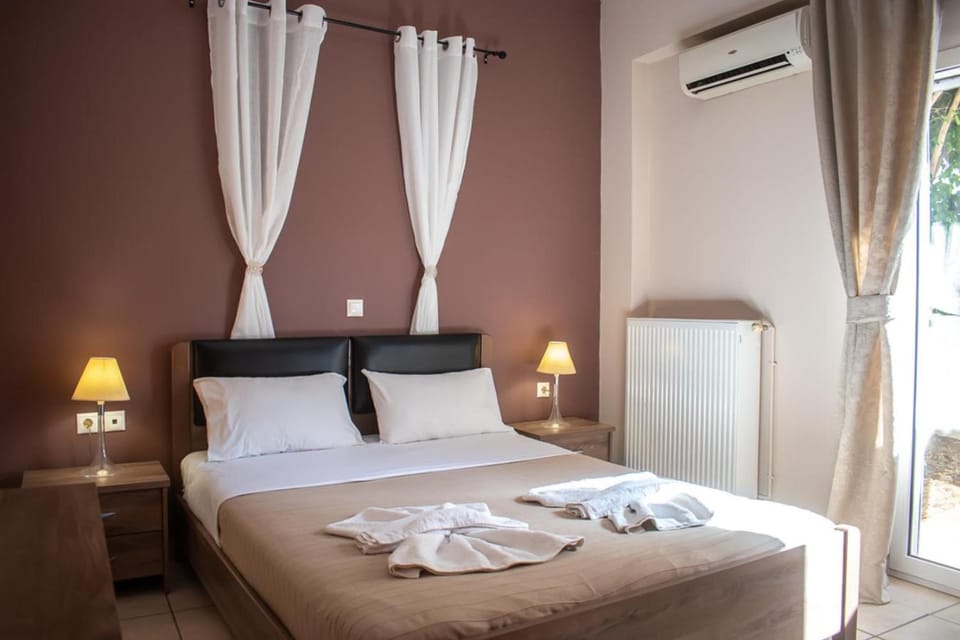 Bed, Bedroom, air conditioner