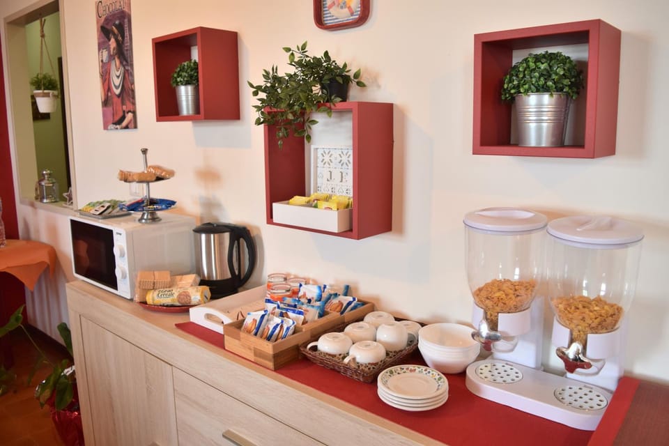 Coffee/tea facilities
