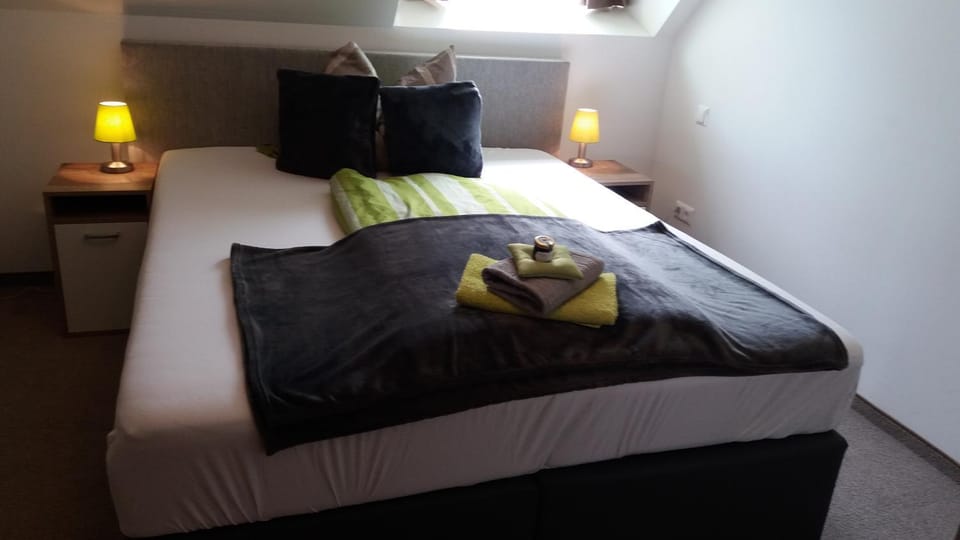 Die Schlafstube - Bed & Breakfast Bed and Breakfast in Spielberg