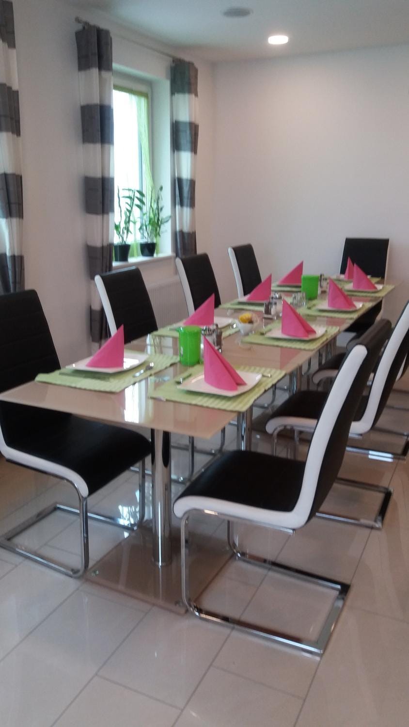 Die Schlafstube - Bed & Breakfast Bed and Breakfast in Spielberg