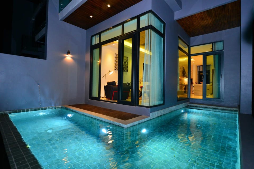 Swimming pool, Swimming pool