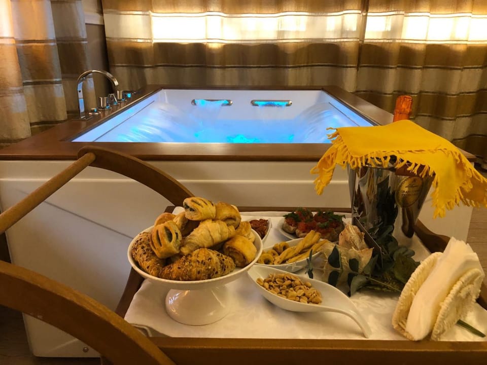 Bedroom, Bath