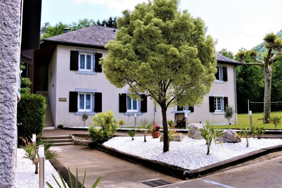 Property building, Facade/entrance, Garden view, Mountain view