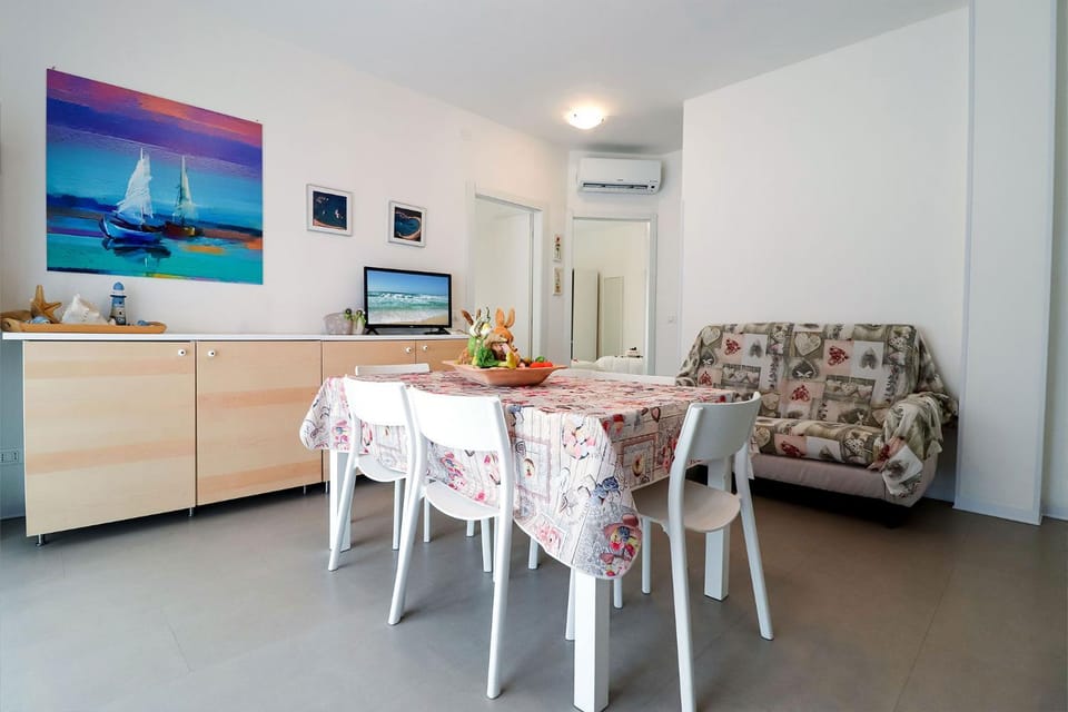 TV and multimedia, Kitchen or kitchenette, Living room, Seating area, Dining area, minibar, air conditioner