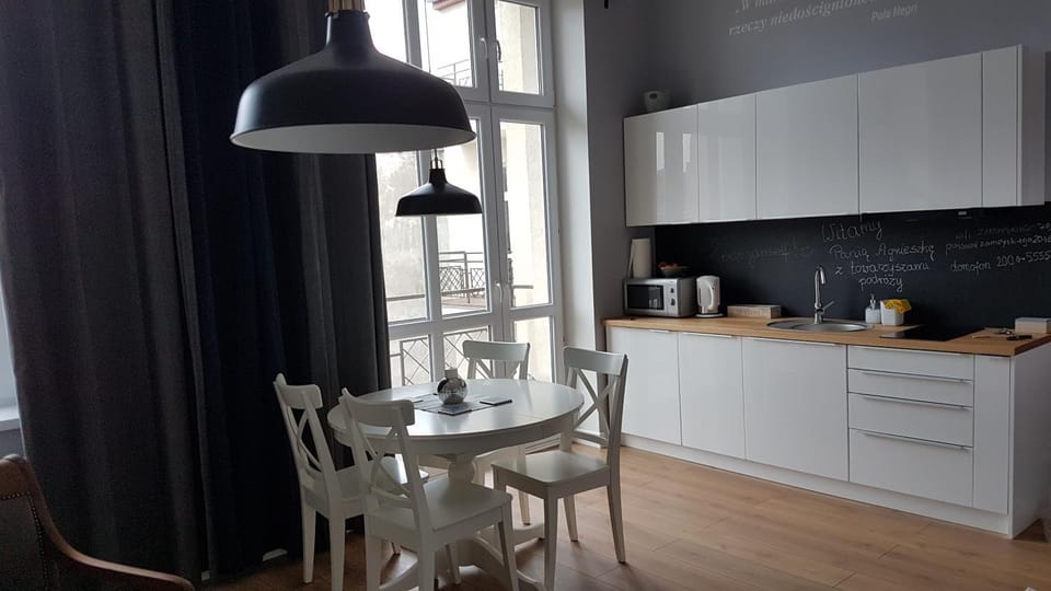Kitchen or kitchenette, Food and drinks, Photo of the whole room