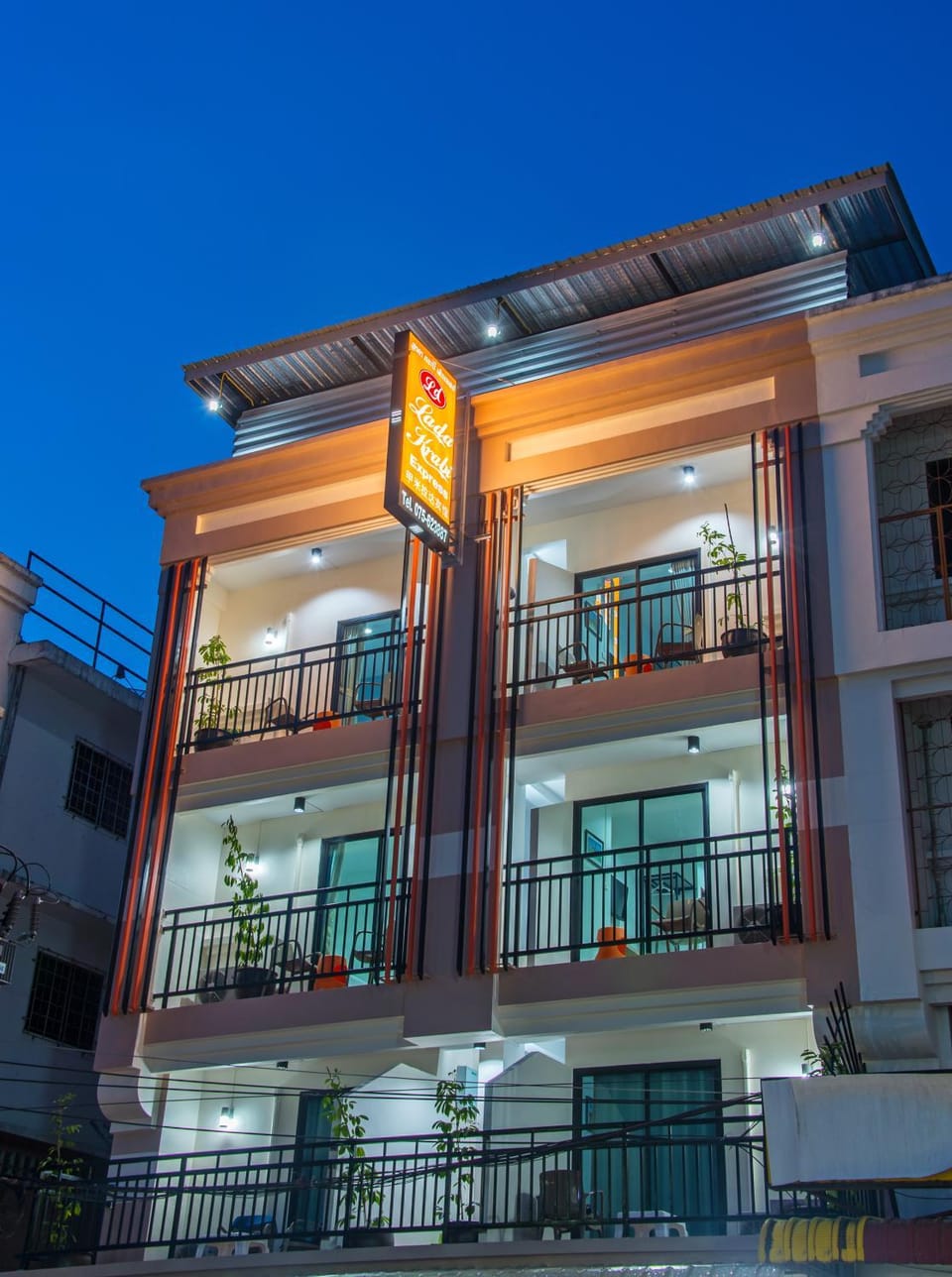 Property building, Facade/entrance