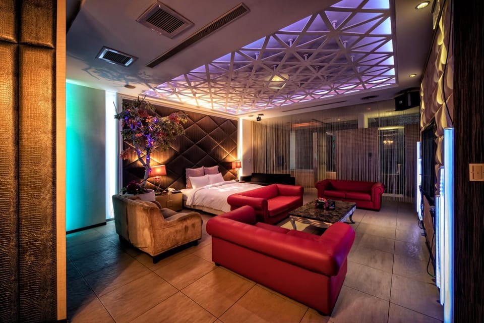 TV and multimedia, Living room, Seating area