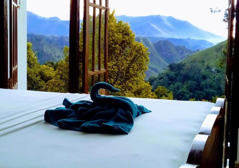 Bed, View (from property/room), View (from property/room), Bedroom, Landmark view, Landmark view, Mountain view, Mountain view