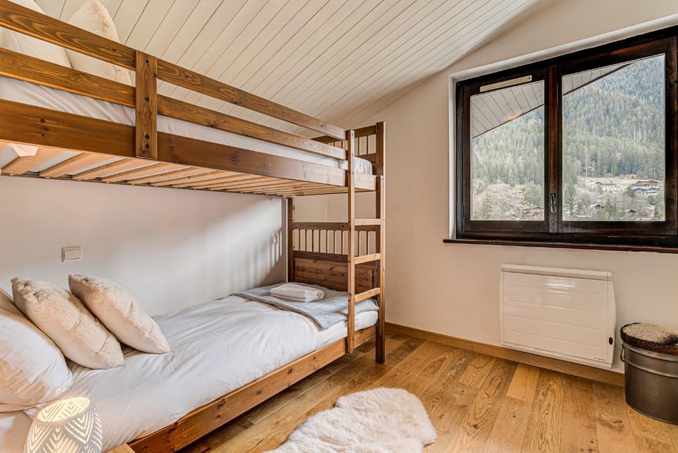 Apartment Les Drus, Alpes Agency, Chamonix, Les Praz, Sleeps 6 Apartment in Chamonix