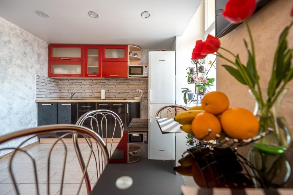 Kitchen or kitchenette, Food and drinks, Dining area