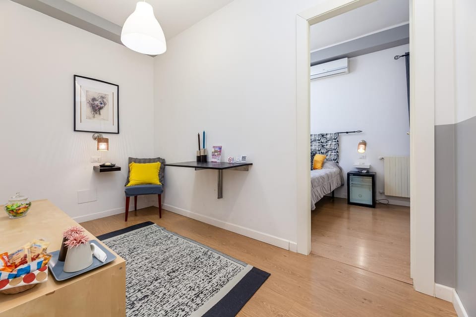Photo of the whole room, hair dresser