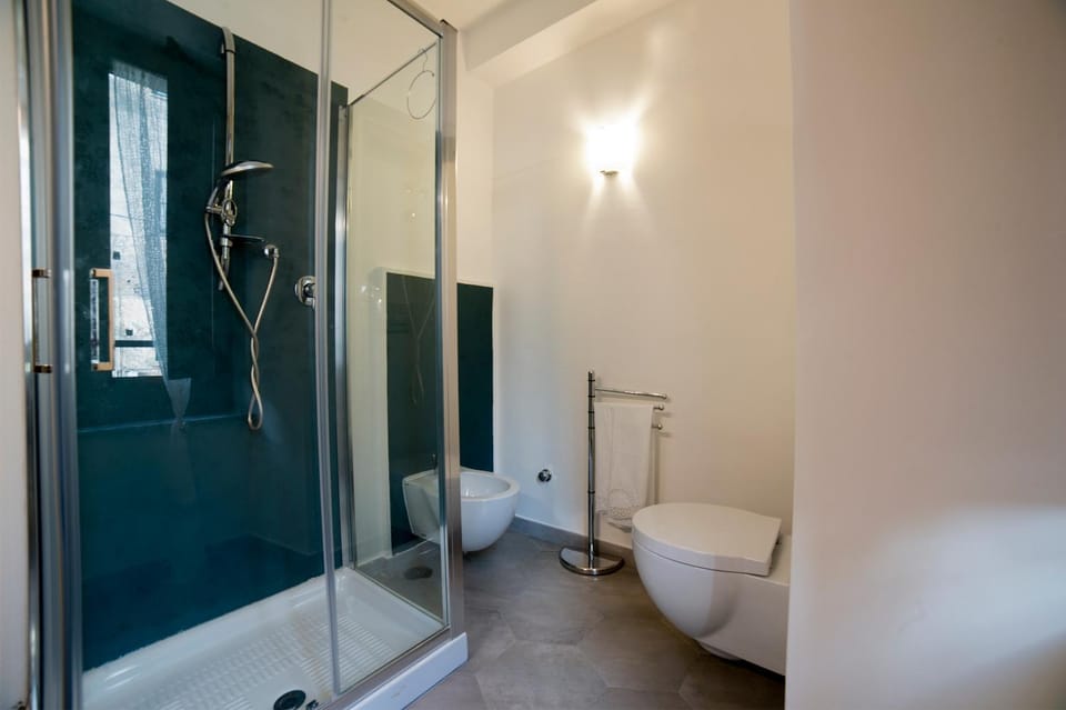 Shower, Toilet, Bathroom
