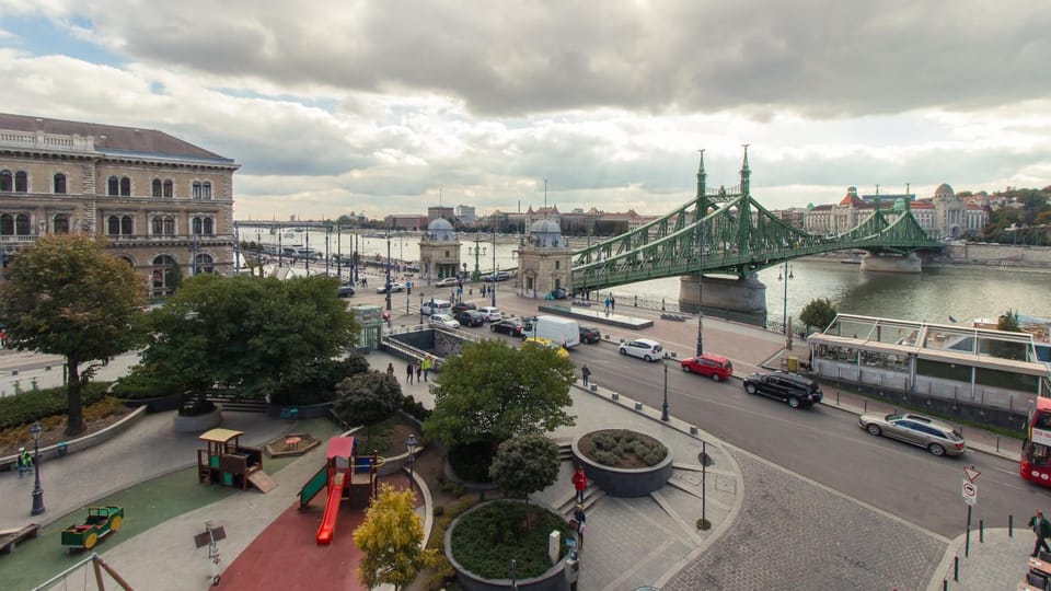 Neighbourhood, City view, River view