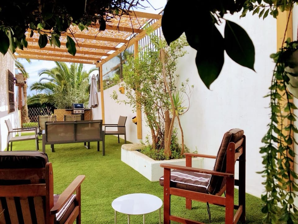 Patio, Garden, Seating area, Garden view, sunbed