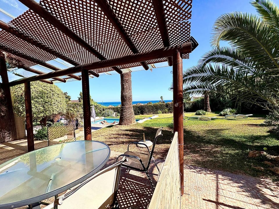 Patio, Garden, View (from property/room), Balcony/Terrace, Dining area, Garden view, Sea view
