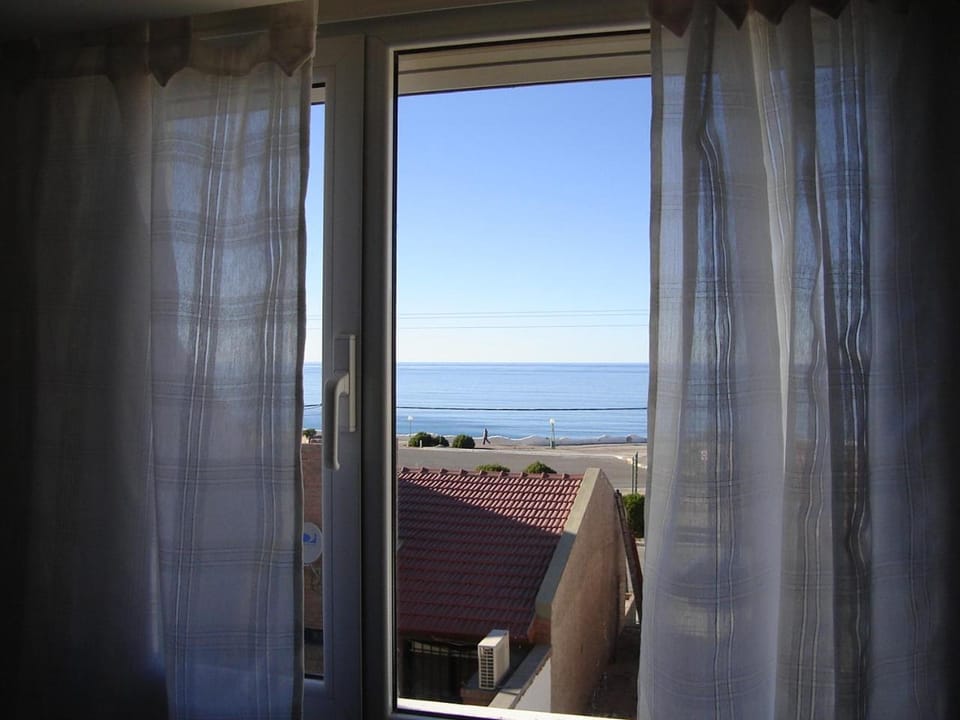 Bed, Photo of the whole room, Sea view