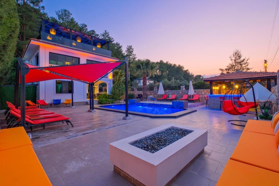 Property building, Natural landscape, Garden view, Pool view, Swimming pool
