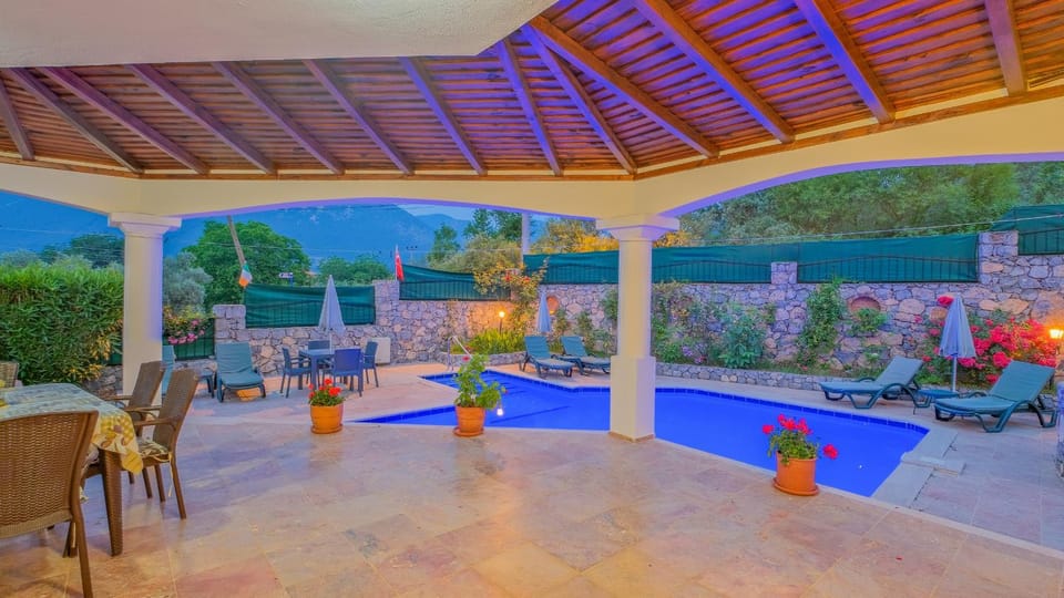 Property building, Swimming pool