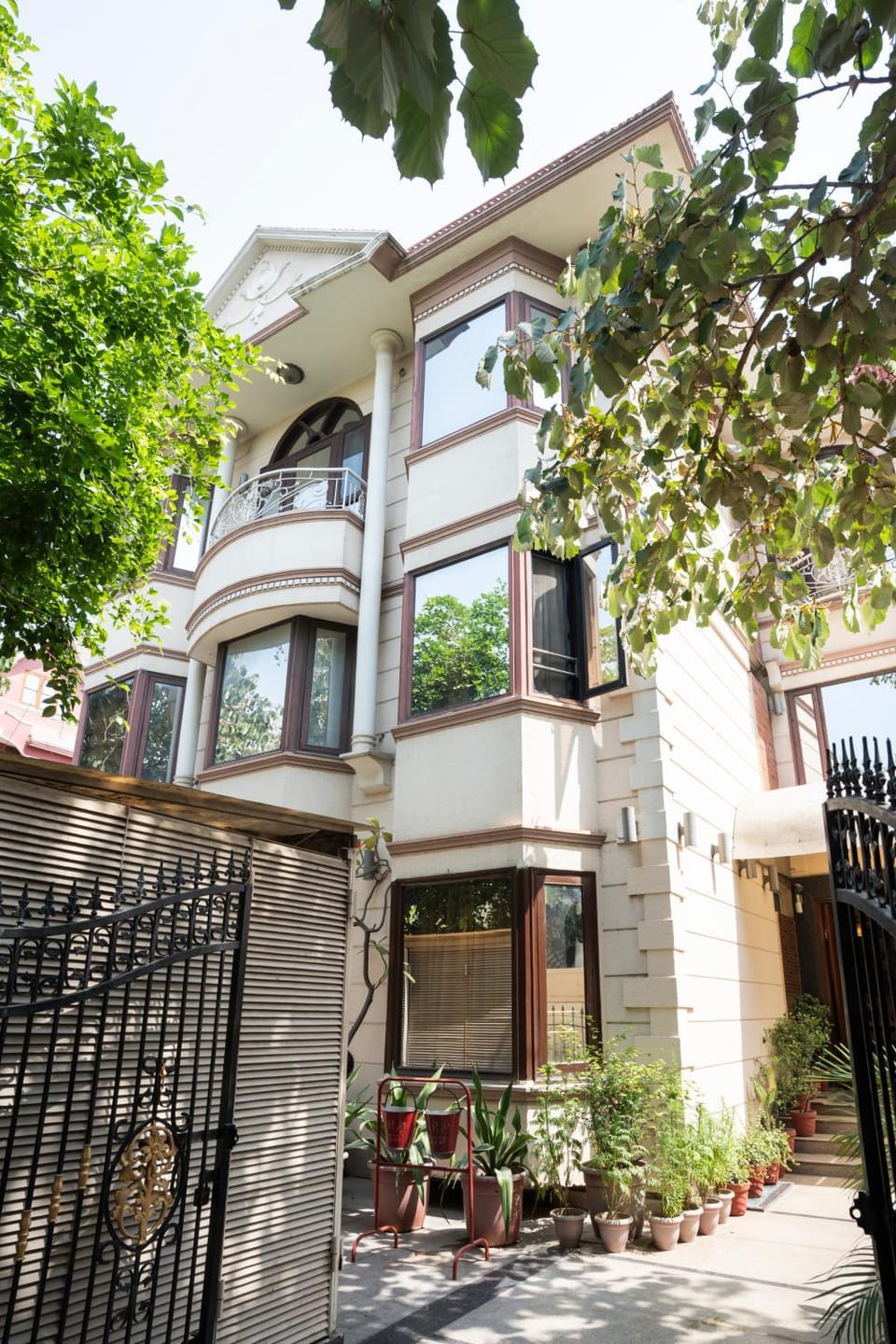 Facade/entrance