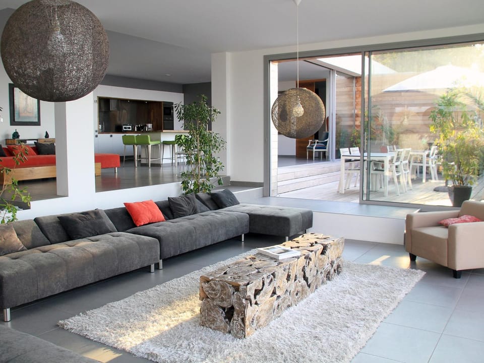 Communal lounge/ TV room, Day, Summer, Living room, On site