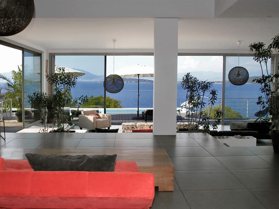 Communal lounge/ TV room, Day, Summer, On site, Pool view, Sea view