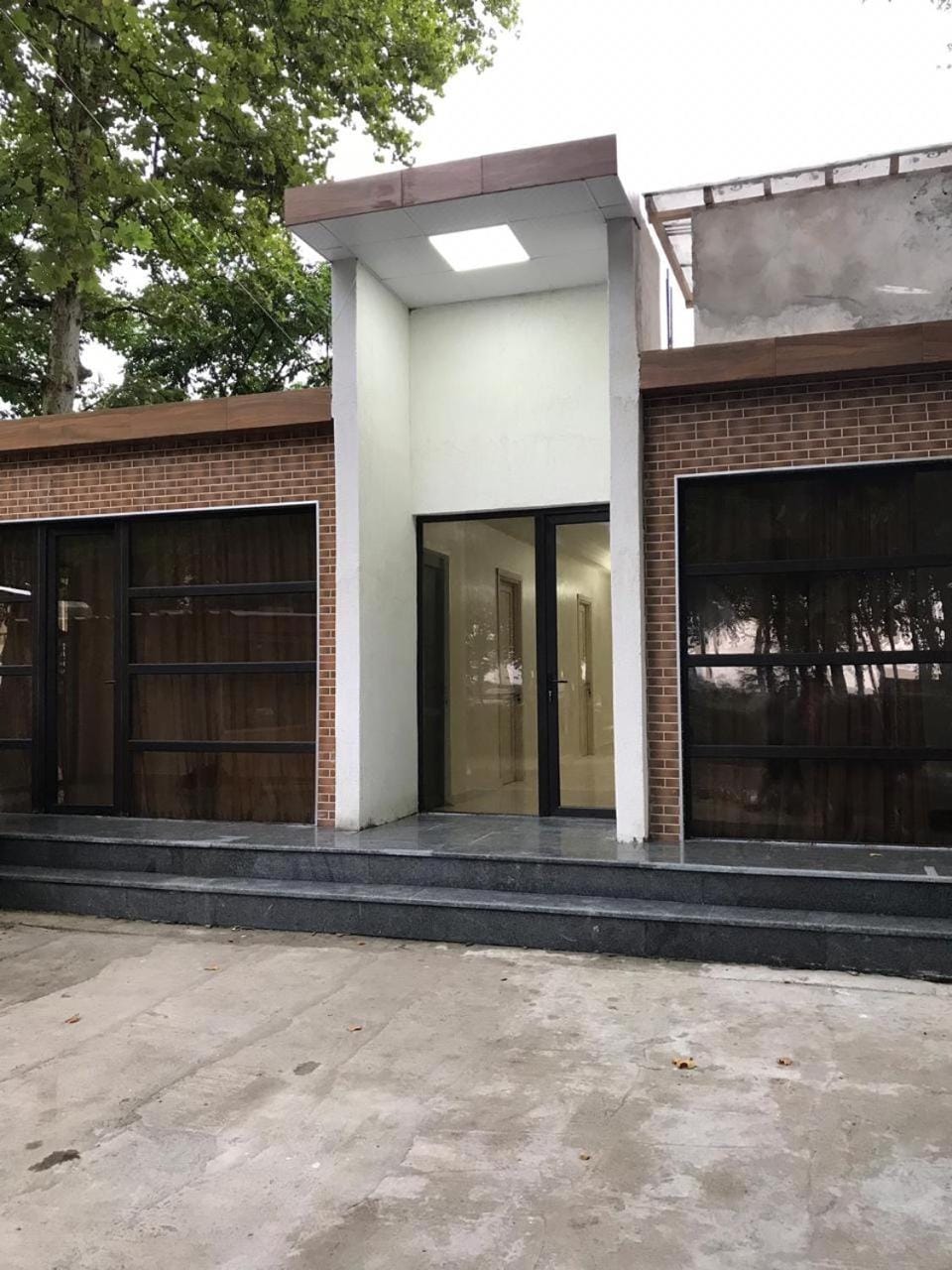 Property building, Facade/entrance