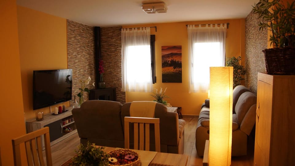 Communal lounge/ TV room, Living room, Dining area