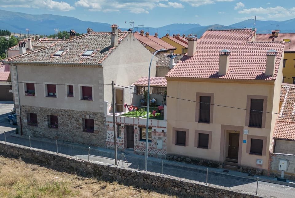 Property building, Off site, Street view