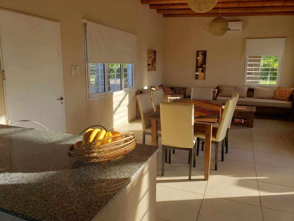 Kitchen or kitchenette, Living room, Food and drinks, Photo of the whole room, Seating area, Dining area, Bedroom, Food