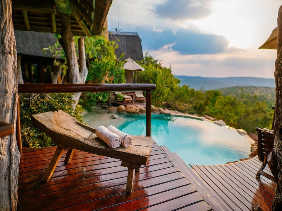 Property building, Spring, Day, Winter, Summer, Autumn, On site, Pool view, Swimming pool, Swimming pool