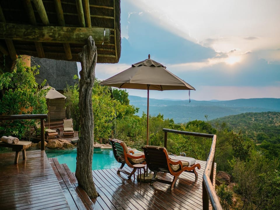 Natural landscape, Balcony/Terrace, Lounge or bar, Animals, Mountain view, Swimming pool, Swimming pool, Meals, Breakfast, Lunch, Dinner, Alcoholic drinks, Non alcoholic drinks