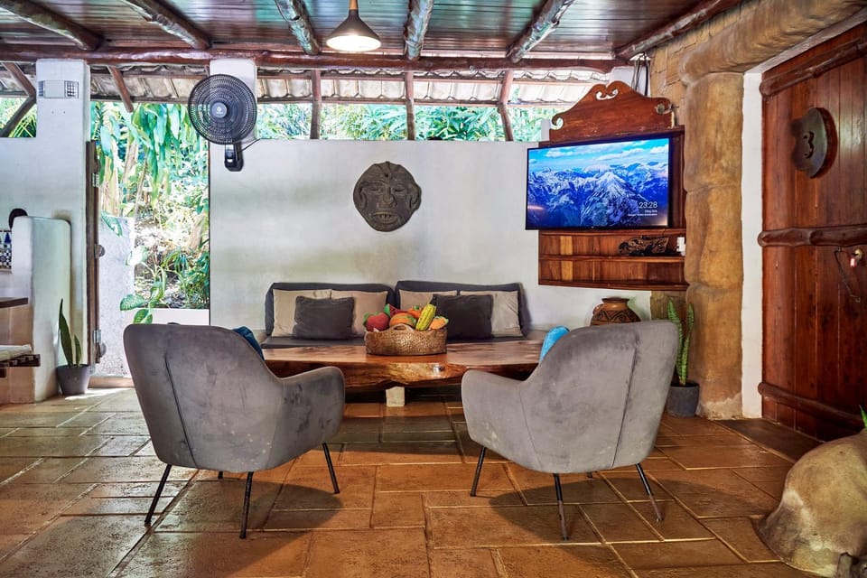 Communal lounge/ TV room, TV and multimedia
