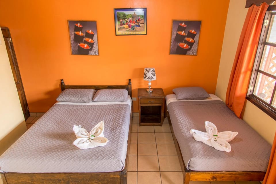 Berakah B&B- Central Park Bed and Breakfast in Honduras
