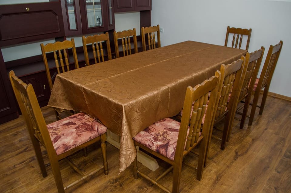 Restaurant/places to eat, Dining area