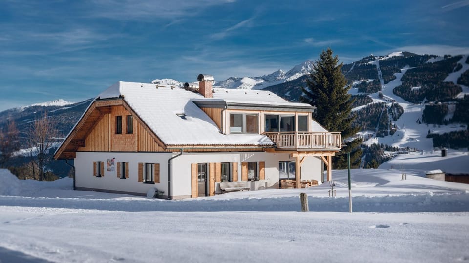 Property building, Facade/entrance, Off site, Day, Winter, On site, Landmark view, Mountain view, Location