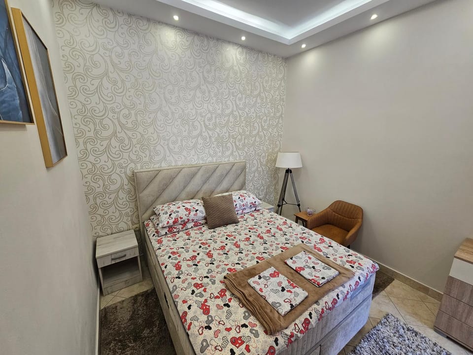 Bed, Photo of the whole room, Bedroom