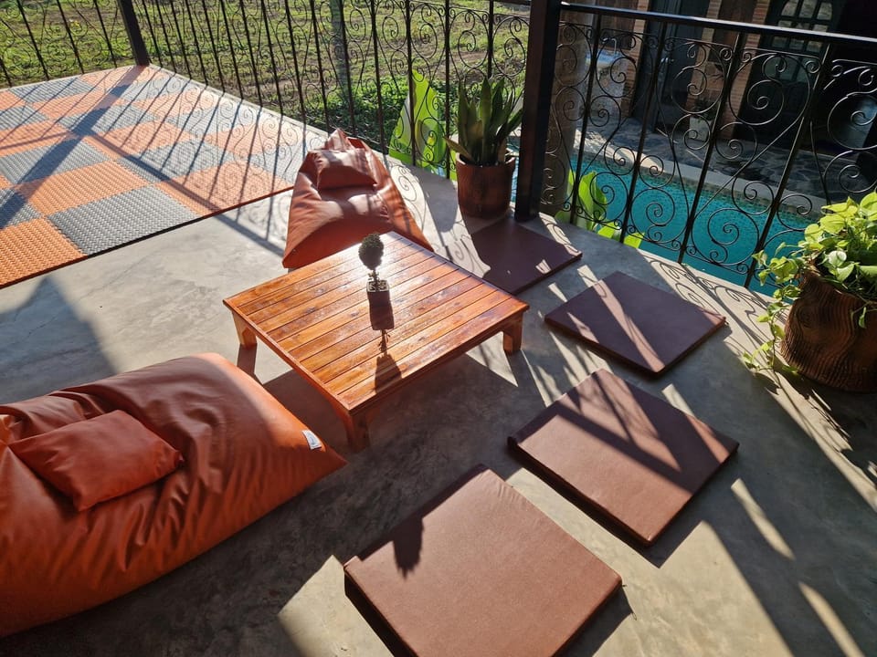 Balcony/Terrace, Swimming pool, sunbed