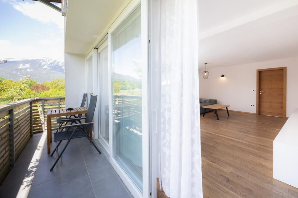 Balcony/Terrace, Living room