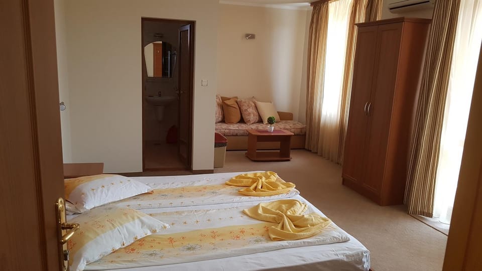 Guest House Markovi Aheloy Bed and Breakfast in Burgas Province