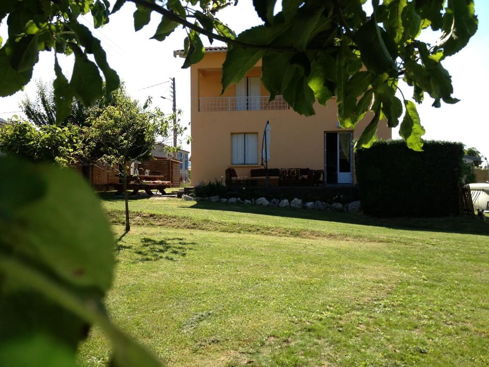 Facade/entrance, Garden view