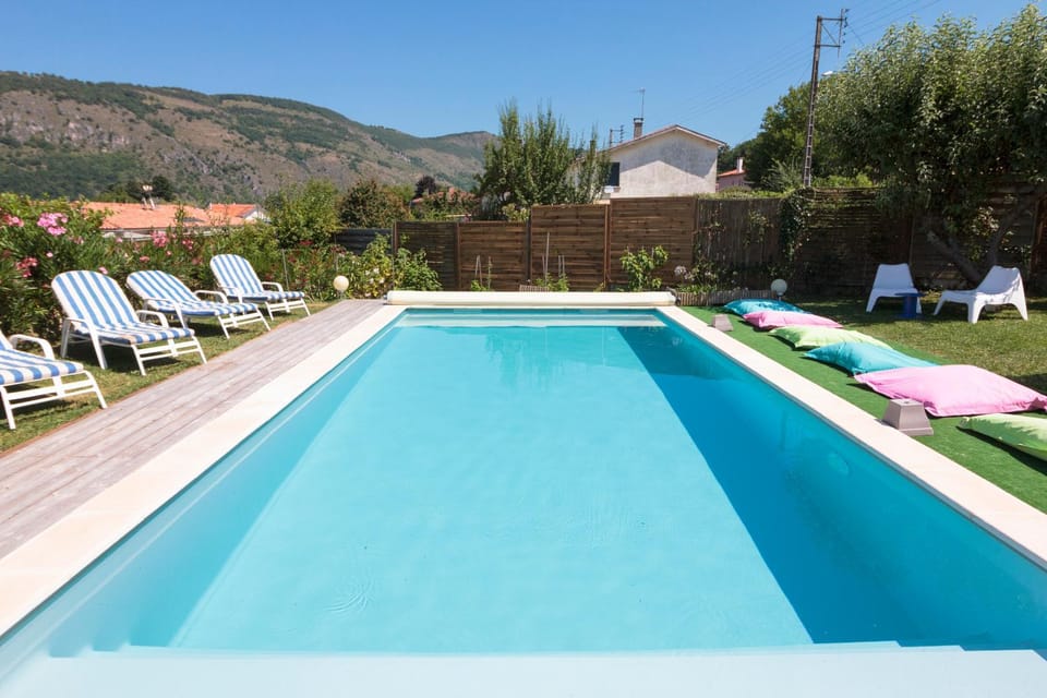 Swimming pool, Swimming pool