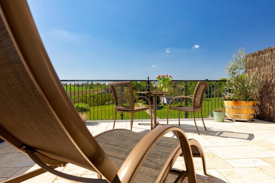 Balcony/Terrace, Balcony/Terrace
