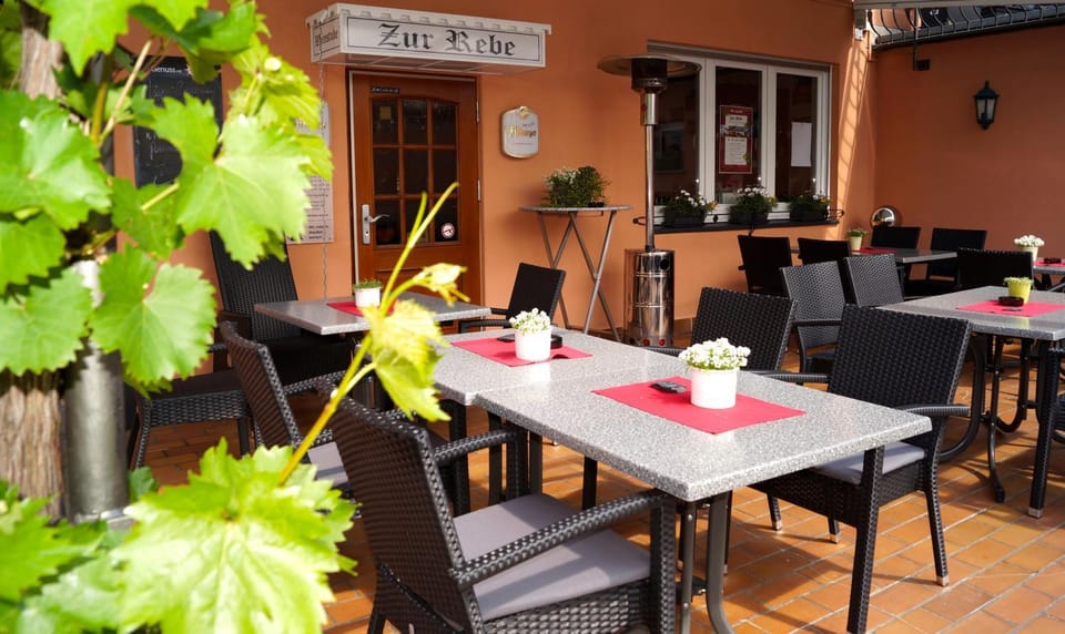 Restaurant/places to eat, Day, Banquet/Function facilities, Seating area