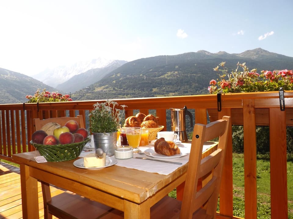 Spring, Summer, Balcony/Terrace, Garden view, Landmark view, Landmark view, Mountain view, Continental breakfast