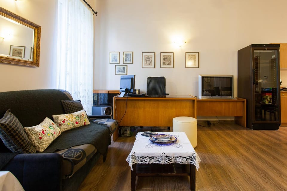 Communal lounge/ TV room, Living room