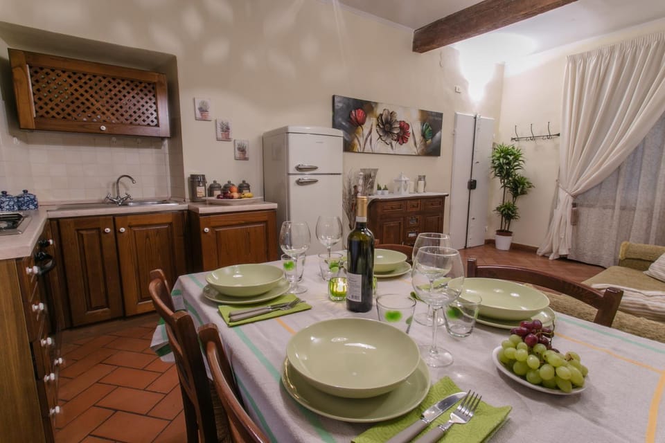 Kitchen or kitchenette, Living room, Dining area