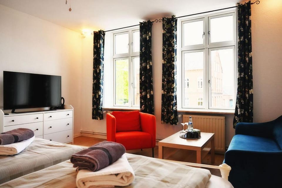 TV and multimedia, Photo of the whole room, Seating area