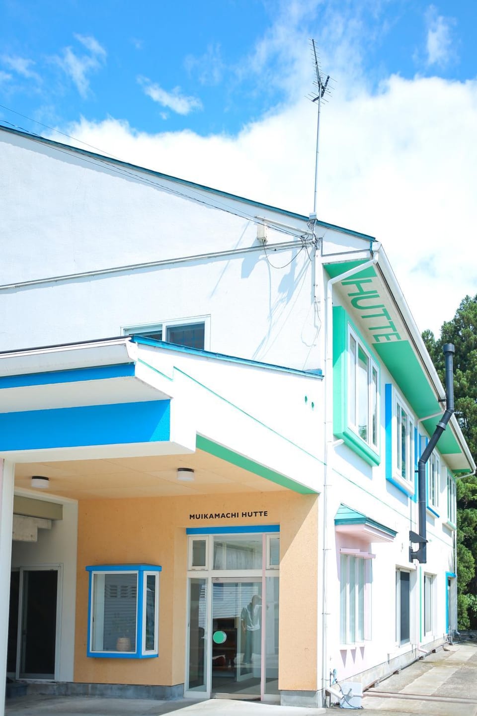 Facade/entrance