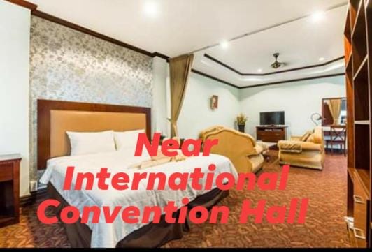 TV and multimedia, Living room, Seating area, Evening entertainment