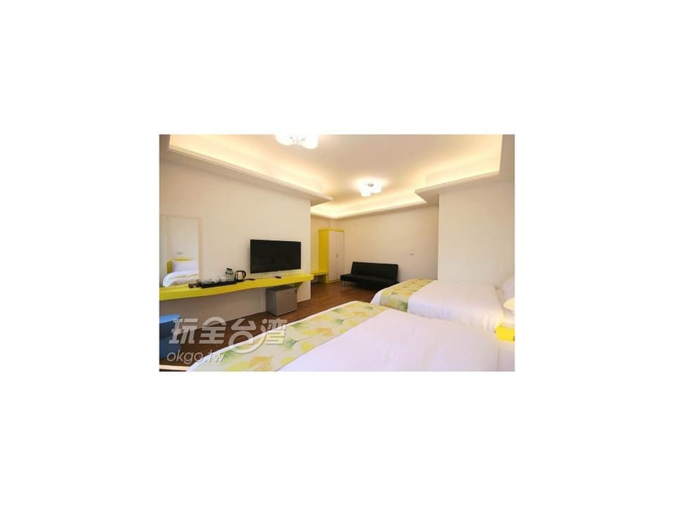 Photo of the whole room, bunk bed